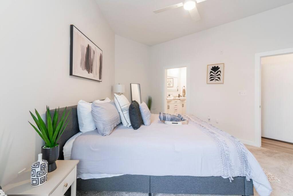 Apartment Charming Cozy With Wi-fi & Free Parking *