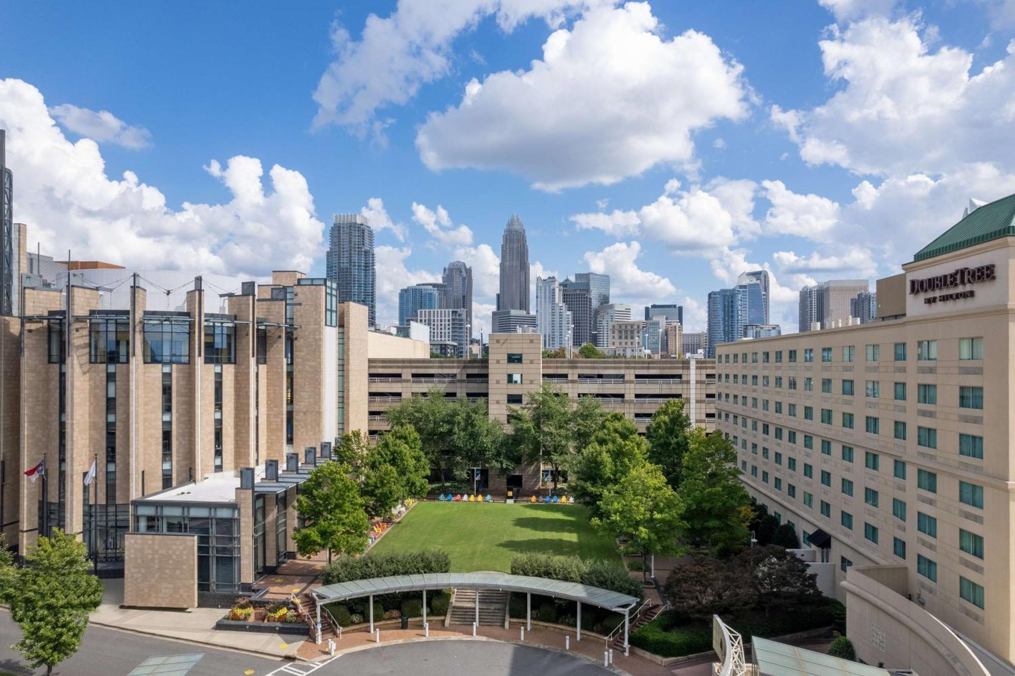 Hotel Doubletree By Hilton Uptown Charlotte