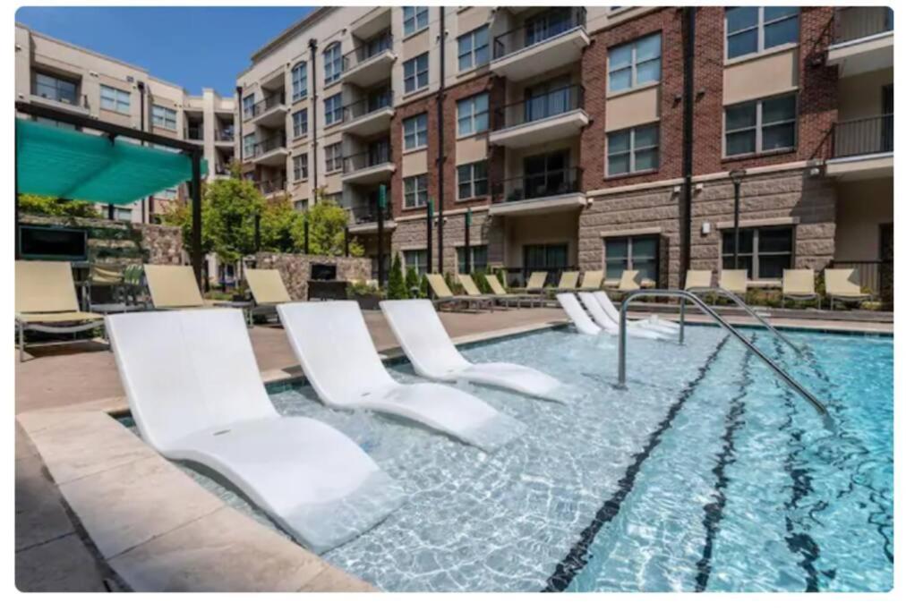 League Flats Uptown At West Trade Street Apartment Charlotte