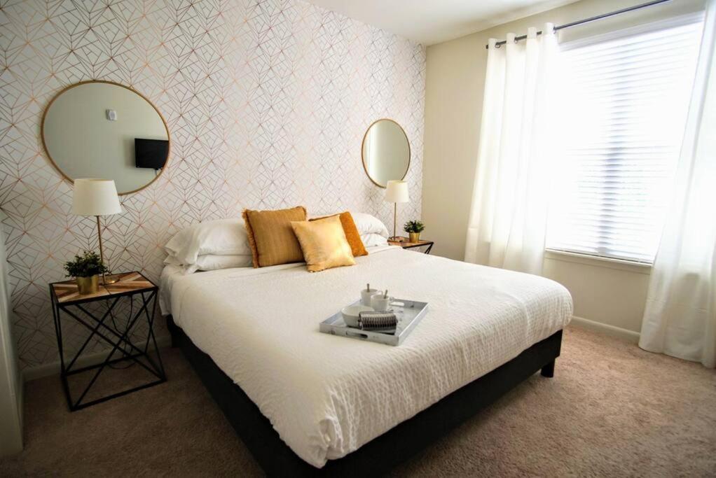 League Flats Uptown At West Trade Street Apartment