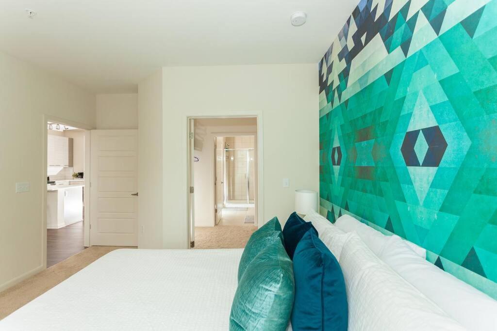 Apartment League Flats Uptown At West Trade Street