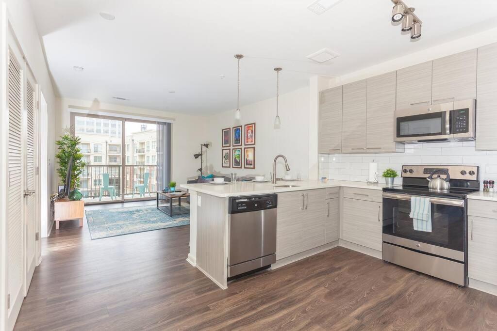 League Flats Uptown At West Trade Street Apartment