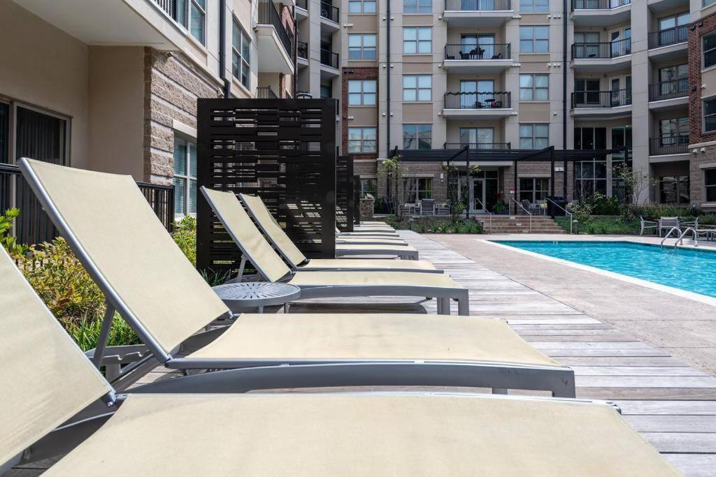 Apartment League Flats Uptown At West Trade Street Charlotte