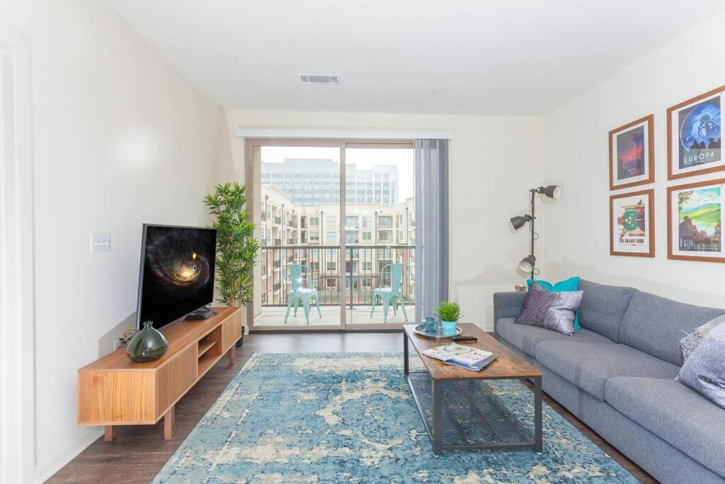 League Flats Uptown At West Trade Street