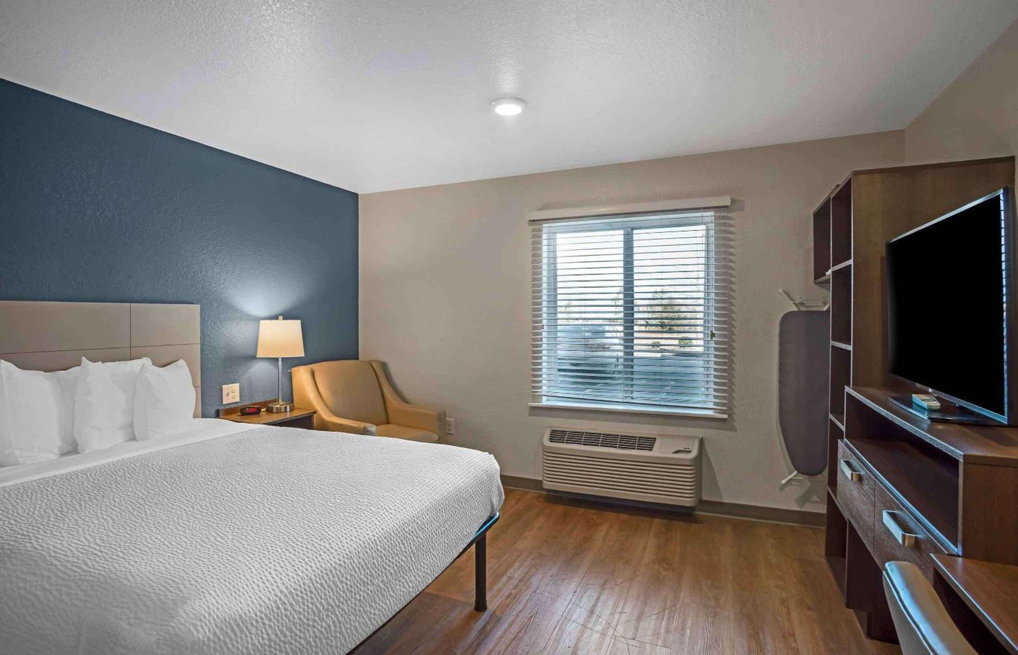 Extended America Select - - Northlake Hotel 3*