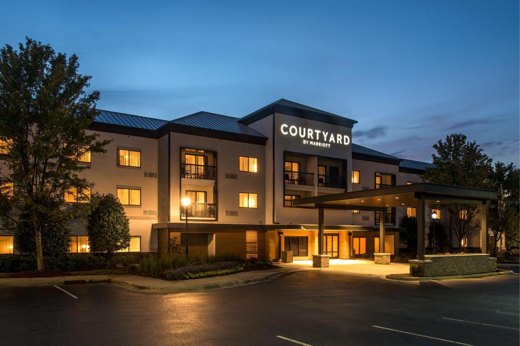 Courtyard By Marriott Ballantyne Hotel 3*