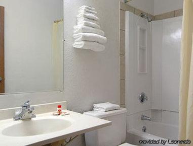 Super 8 By Wyndham 2* Charlotte