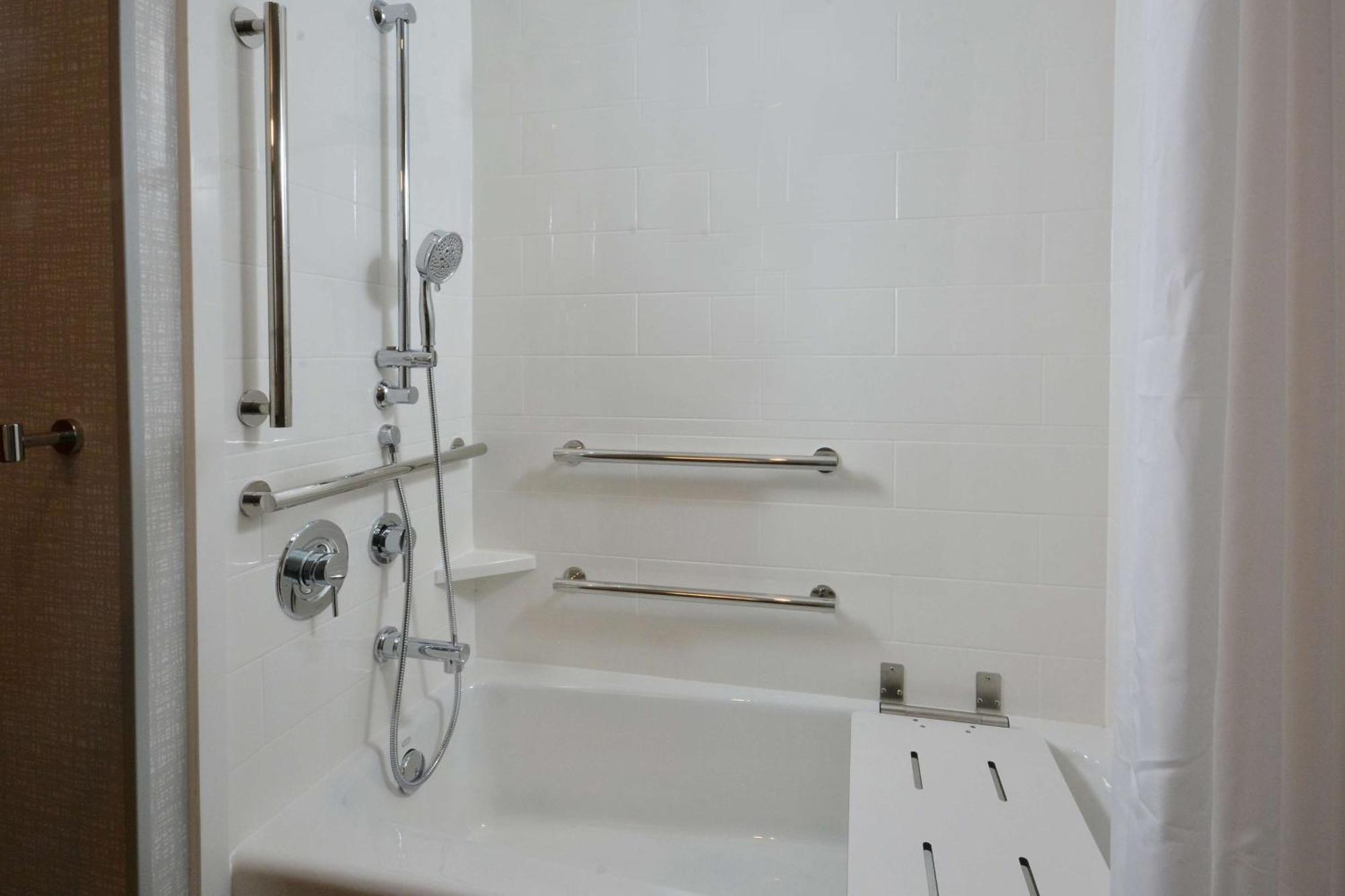 Hampton & North I 485 3*