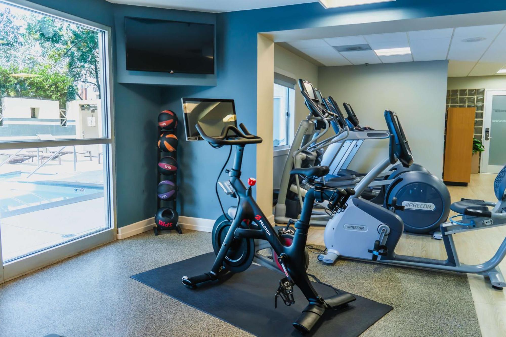 Hotel Doubletree By Hilton Uptown 3*