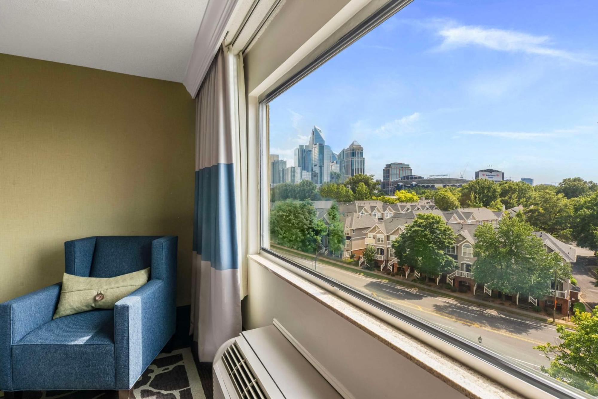 Doubletree By Hilton Uptown