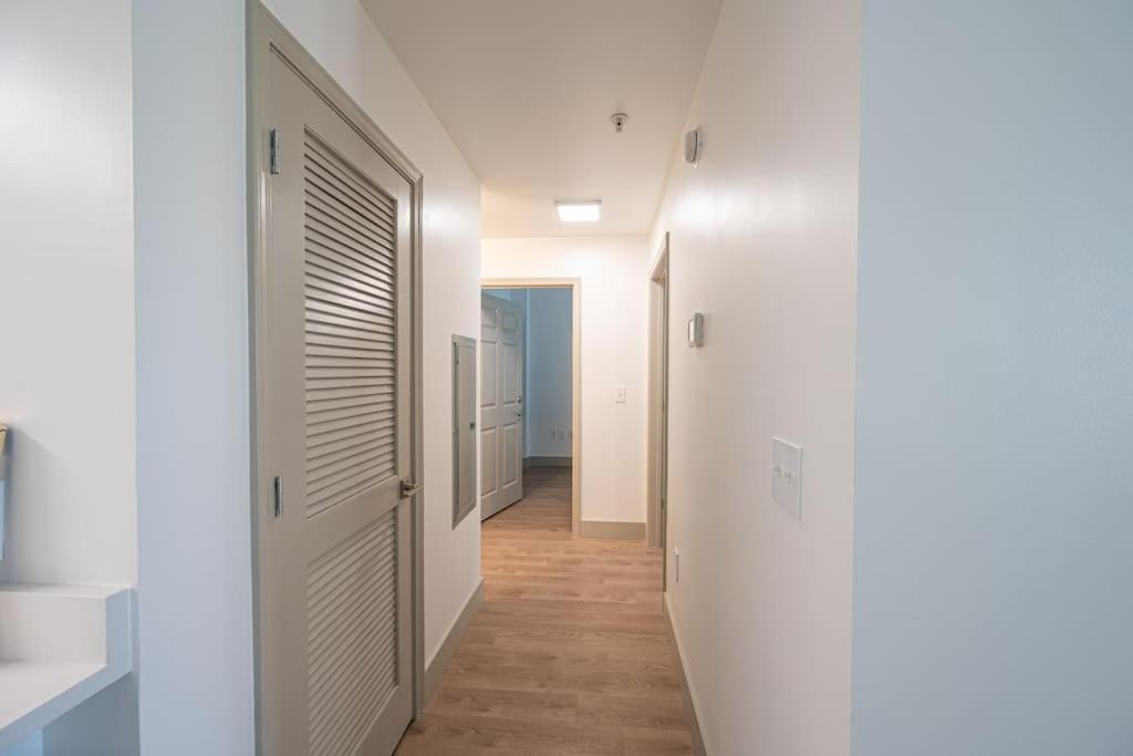 Regal Living Apartment *