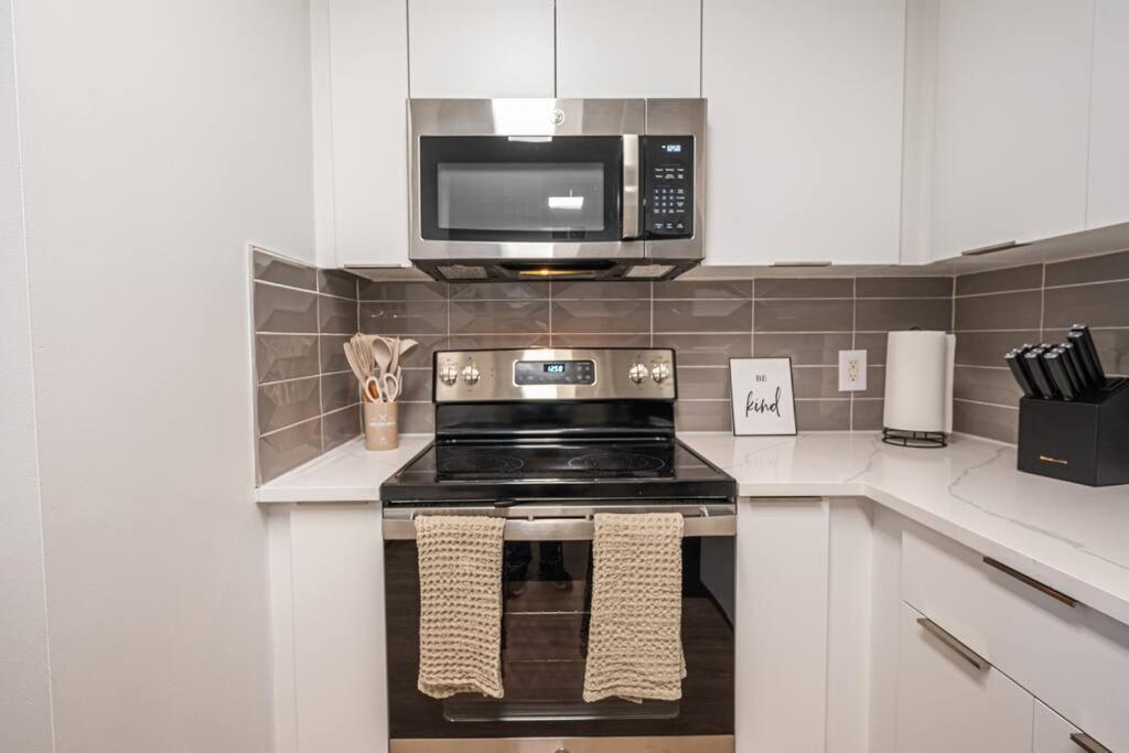 Queen Classic Apartment Charlotte
