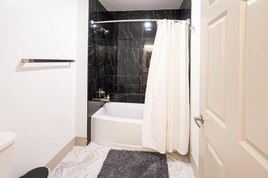 Queen Classic Apartment *