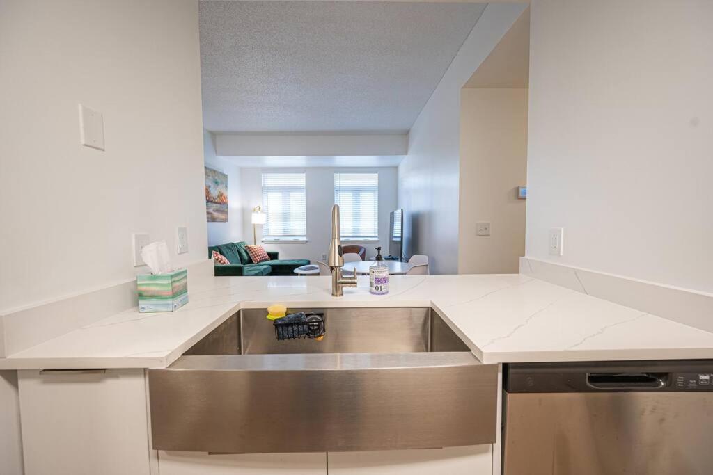 Queen Classic Apartment Charlotte