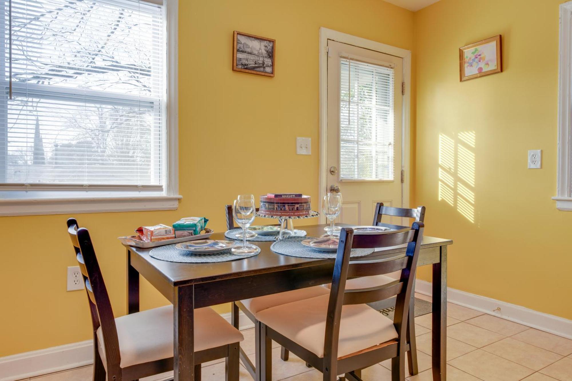 Renovated - 3 Mi To Downtown! *