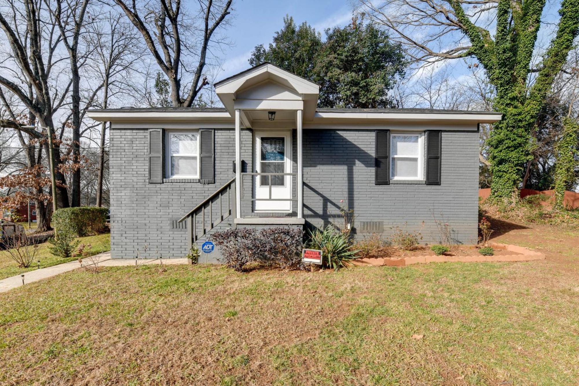 Renovated - 3 Mi To Downtown! Holiday home *