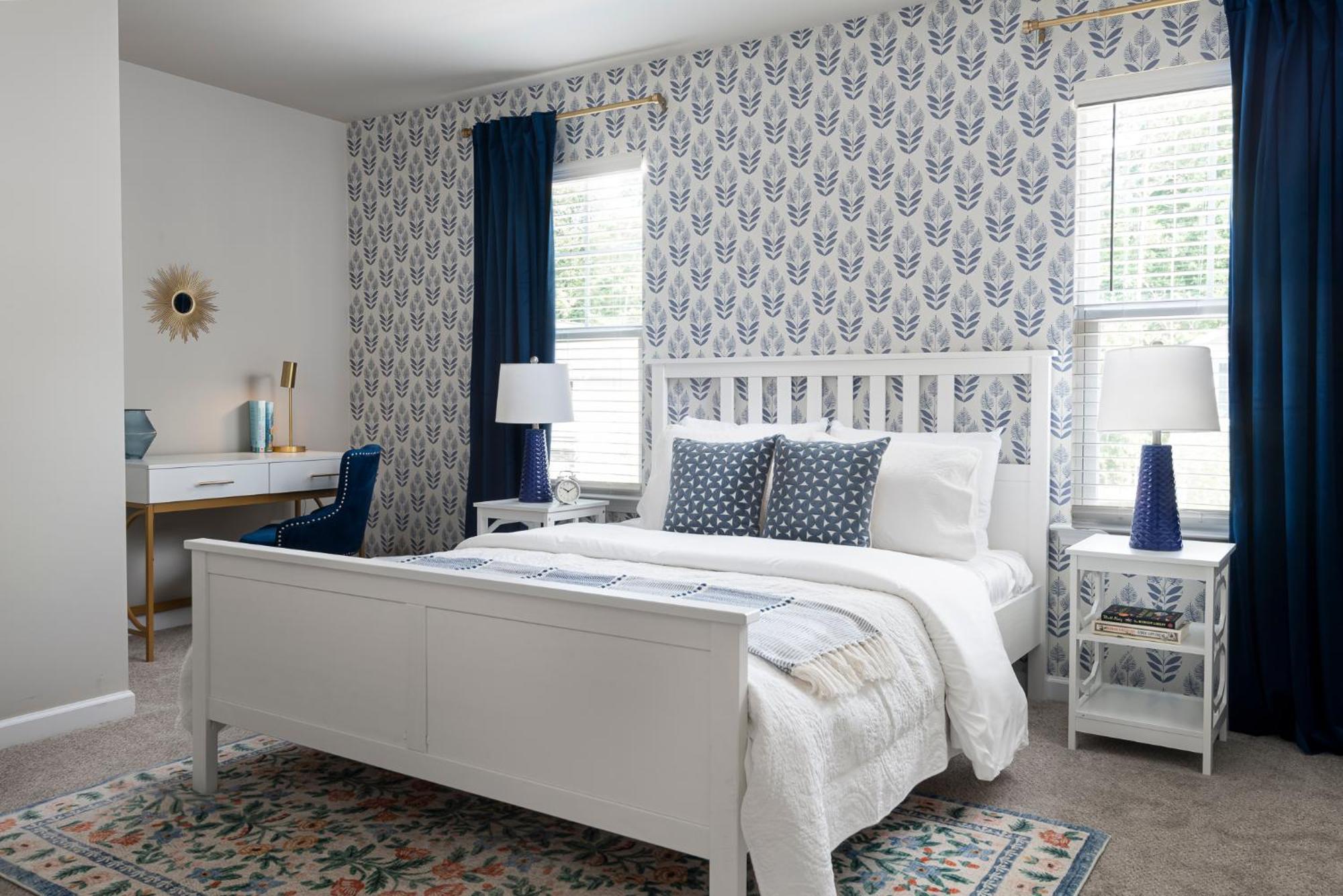 Holiday home Spacious 4bd Retreat - Location - Backyard Charlotte