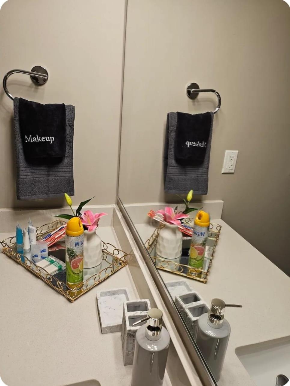 Apartment Uptown And Adventures With Pool, Bars & Shops