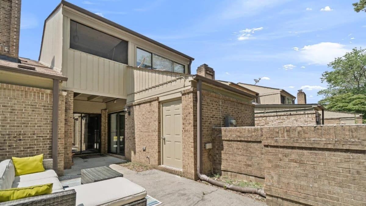 Gorgeous 2 Bedroom Near Carowinds - Patio - Pool *