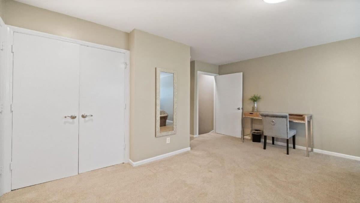 Gorgeous 2 Bedroom Near Carowinds - Patio - Pool *