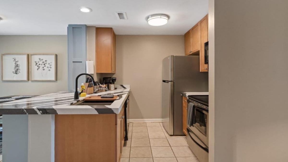 Gorgeous 2 Bedroom Near Carowinds - Patio - Pool *