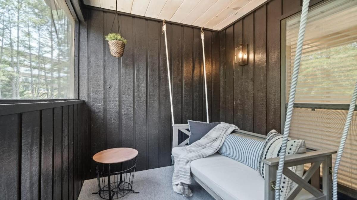 Gorgeous 2 Bedroom Near Carowinds - Patio - Pool * Charlotte