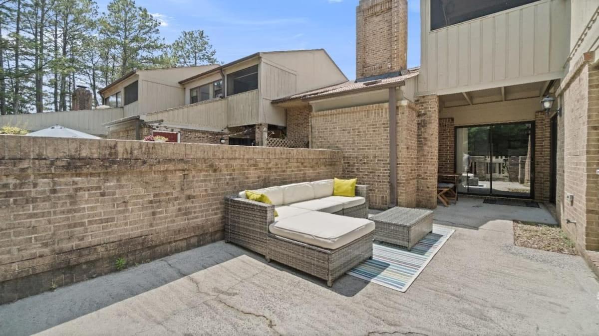 Gorgeous 2 Bedroom Near Carowinds - Patio - Pool Holiday home Charlotte