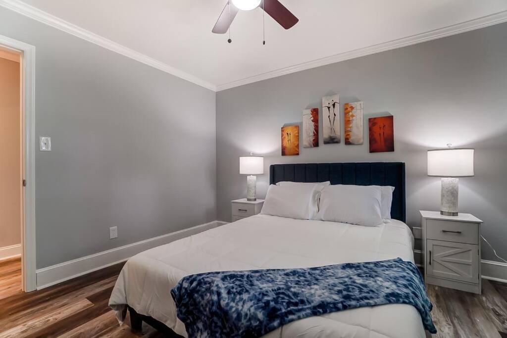 3br Getaway, Hot Tub & Mini Golf Fun Holiday home Charlotte