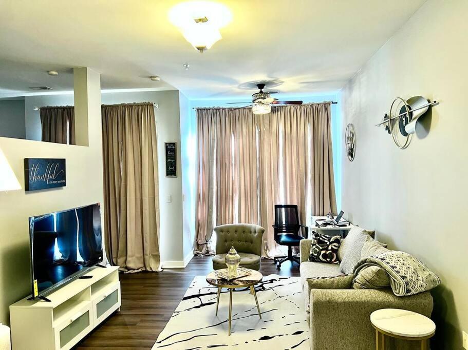 Beautiful Uptown Adventure