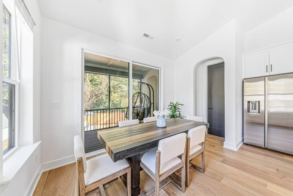 Modern 4br Uptown Oasis! *