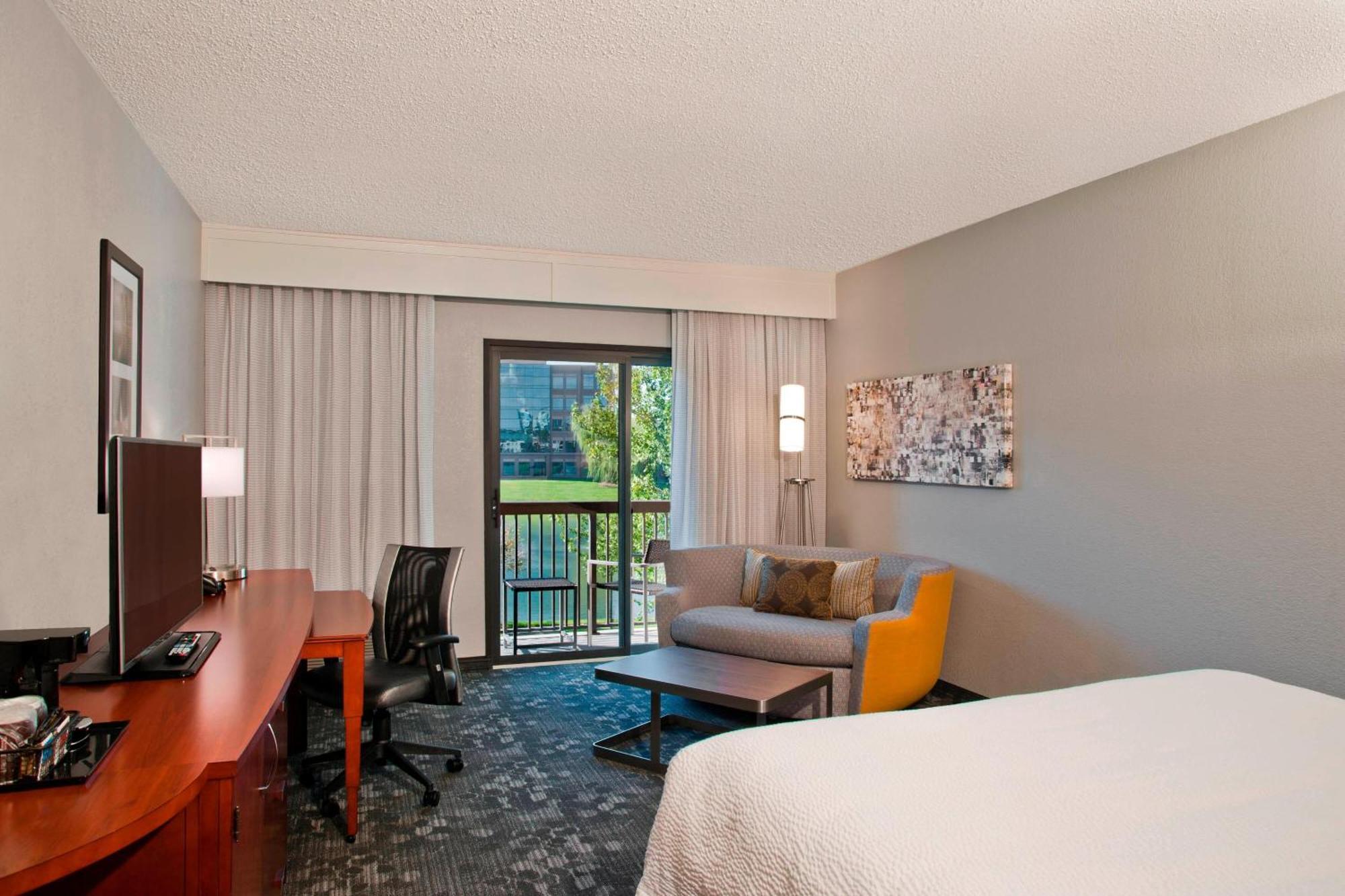 Courtyard By Marriott Ballantyne