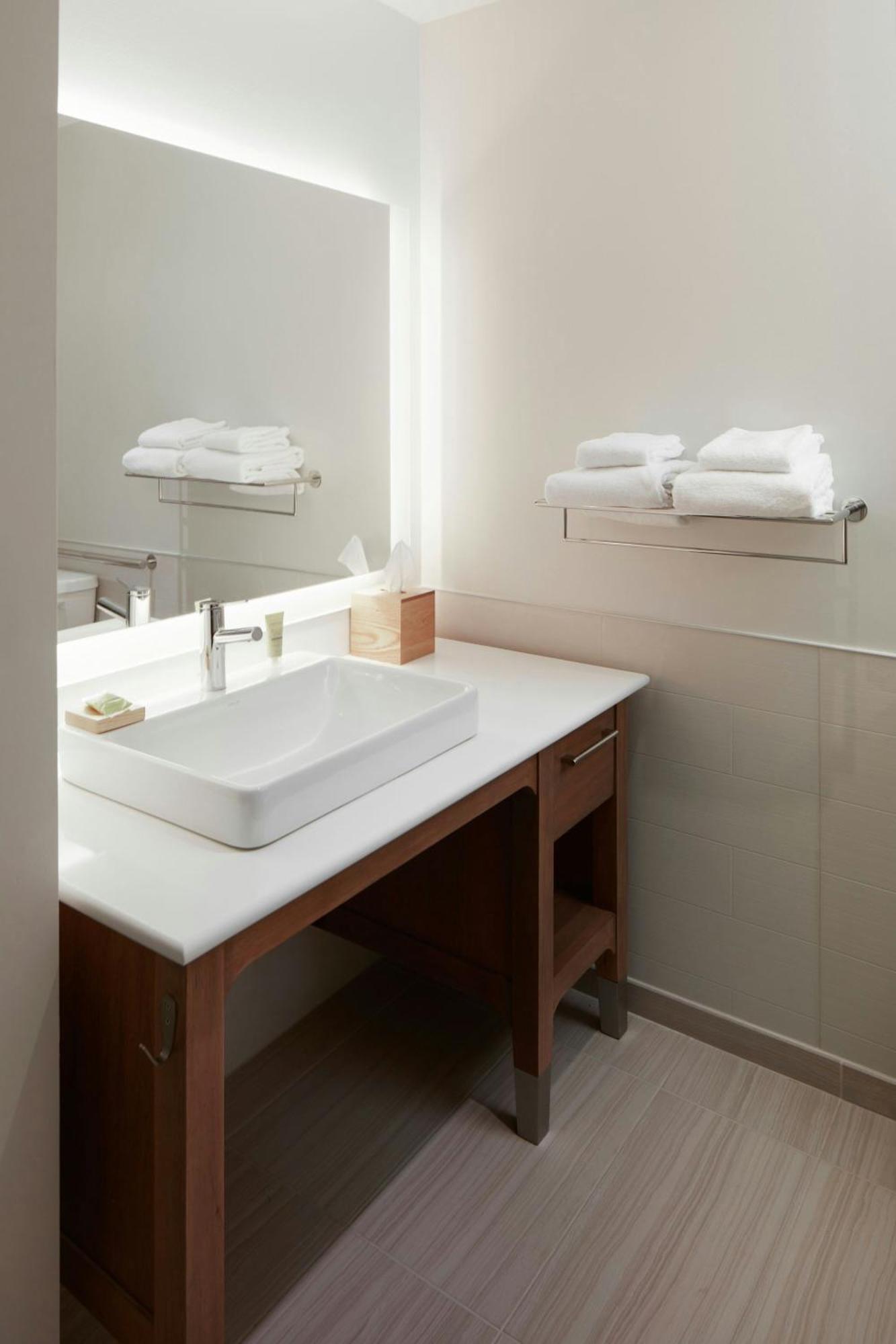 Element Uptown 3*