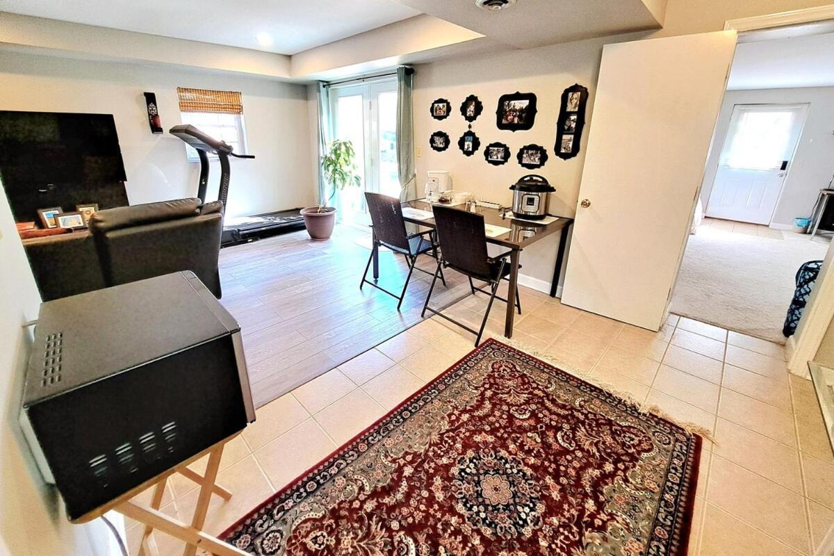 Quiet And Smoke Free Private *