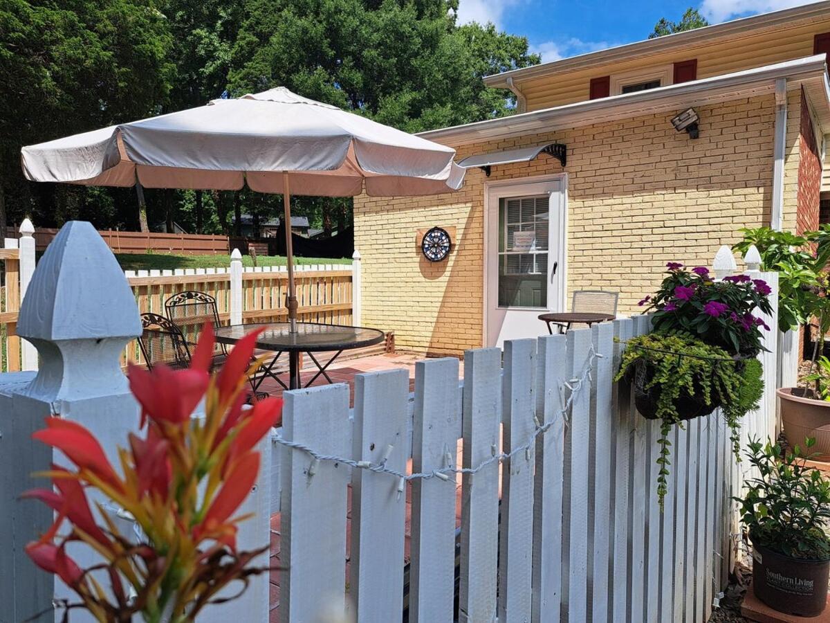 Quiet And Smoke Free Private * Charlotte