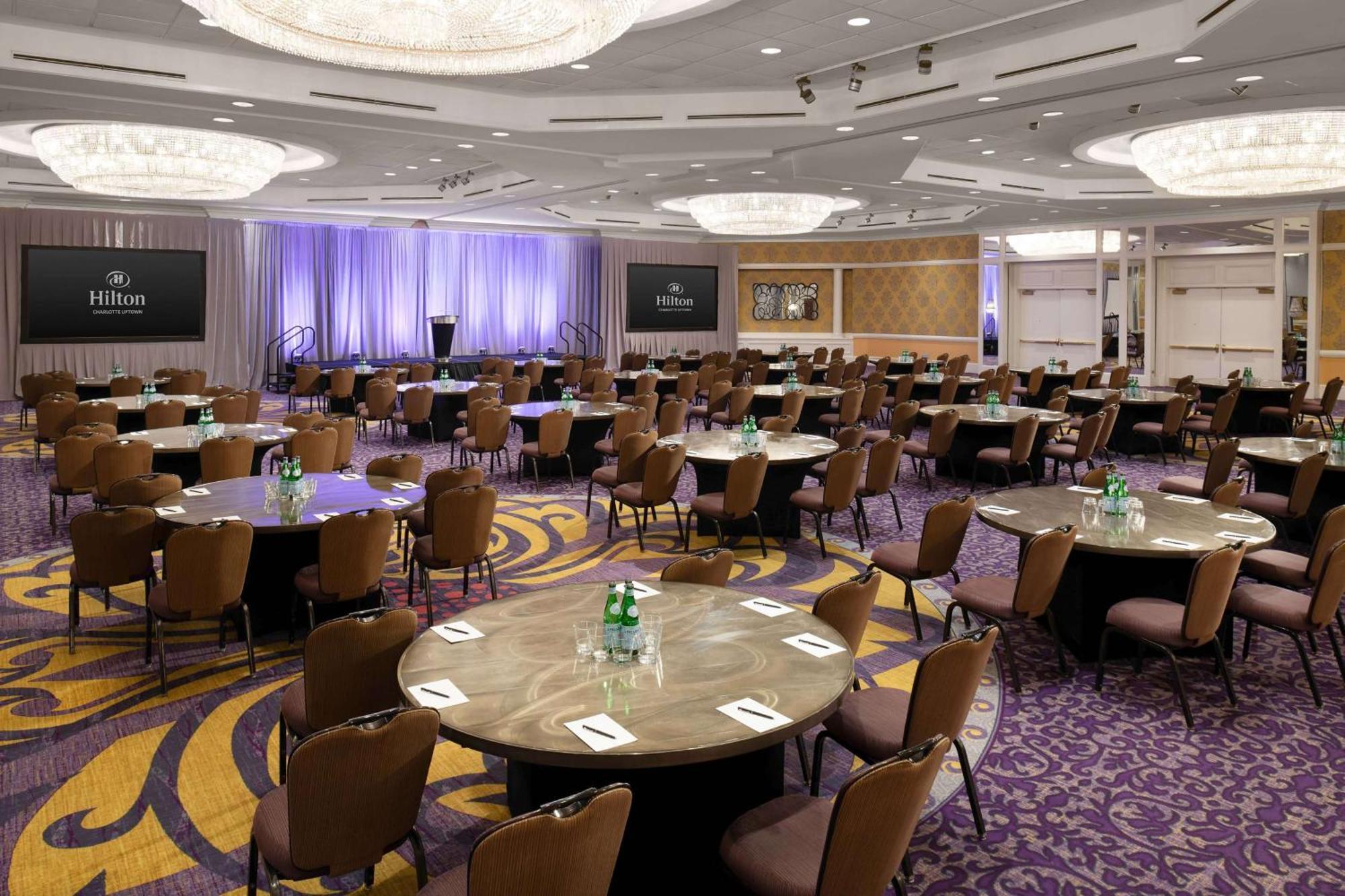 Hotel Hilton Uptown 4*