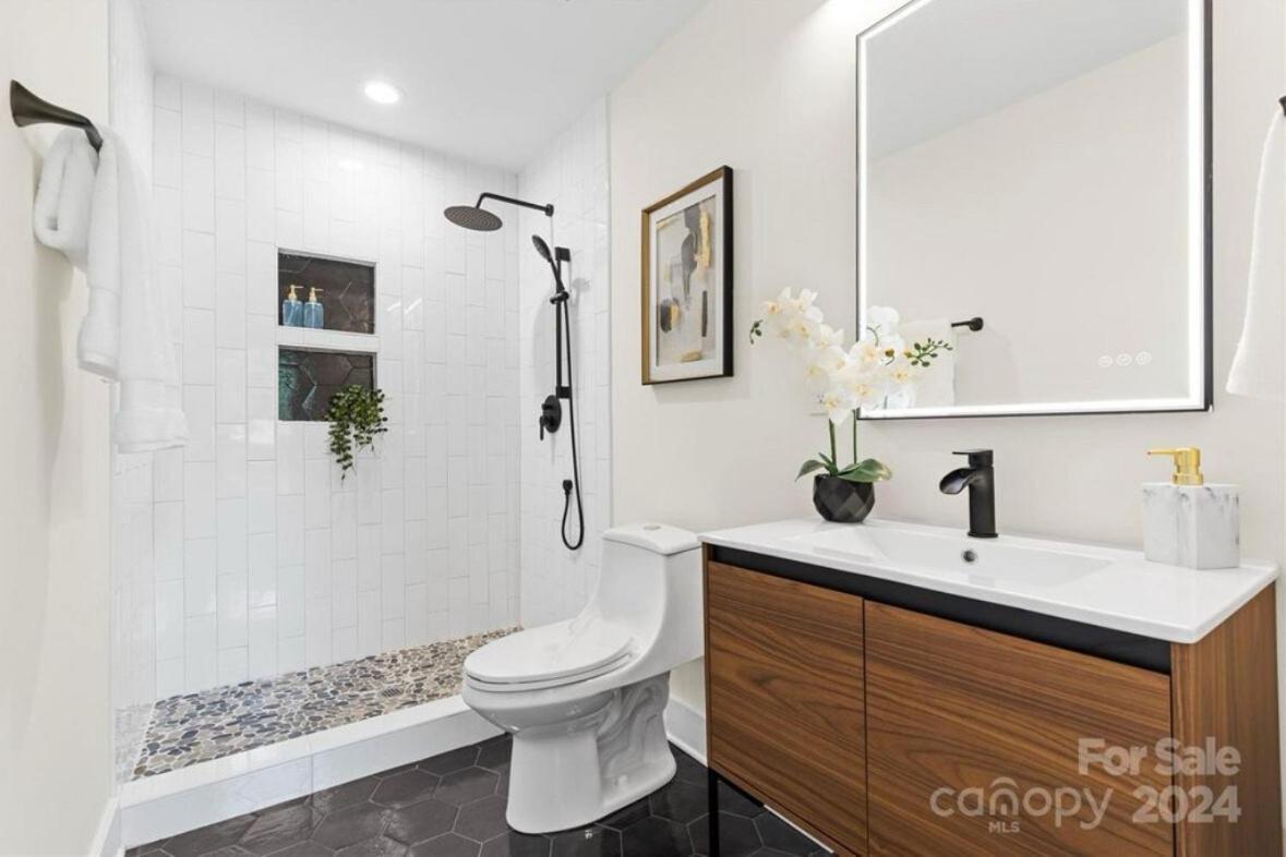 Modern 4 Bed In Quail Hollow Holiday home *