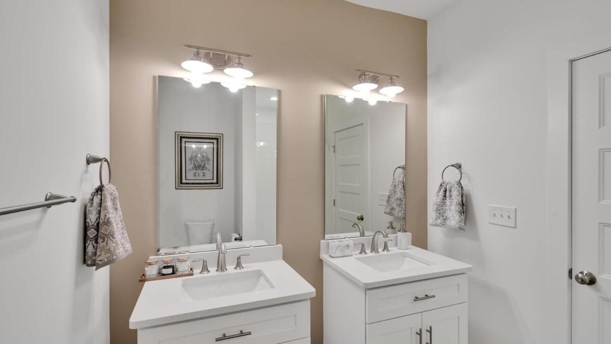 Holiday home Stylish Two Story Close To South End And Uptown *