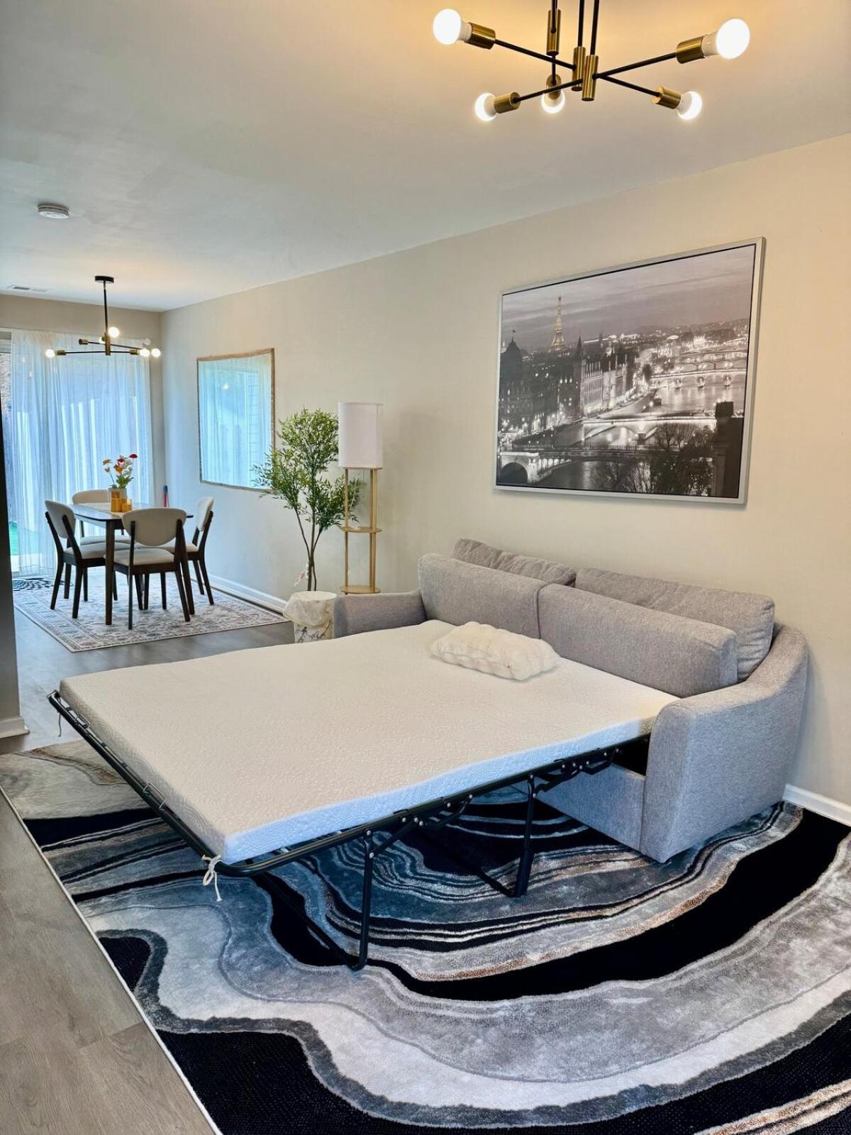 Holiday home Modern Entire 2-bedroom House For 6 Guests At Charlotte