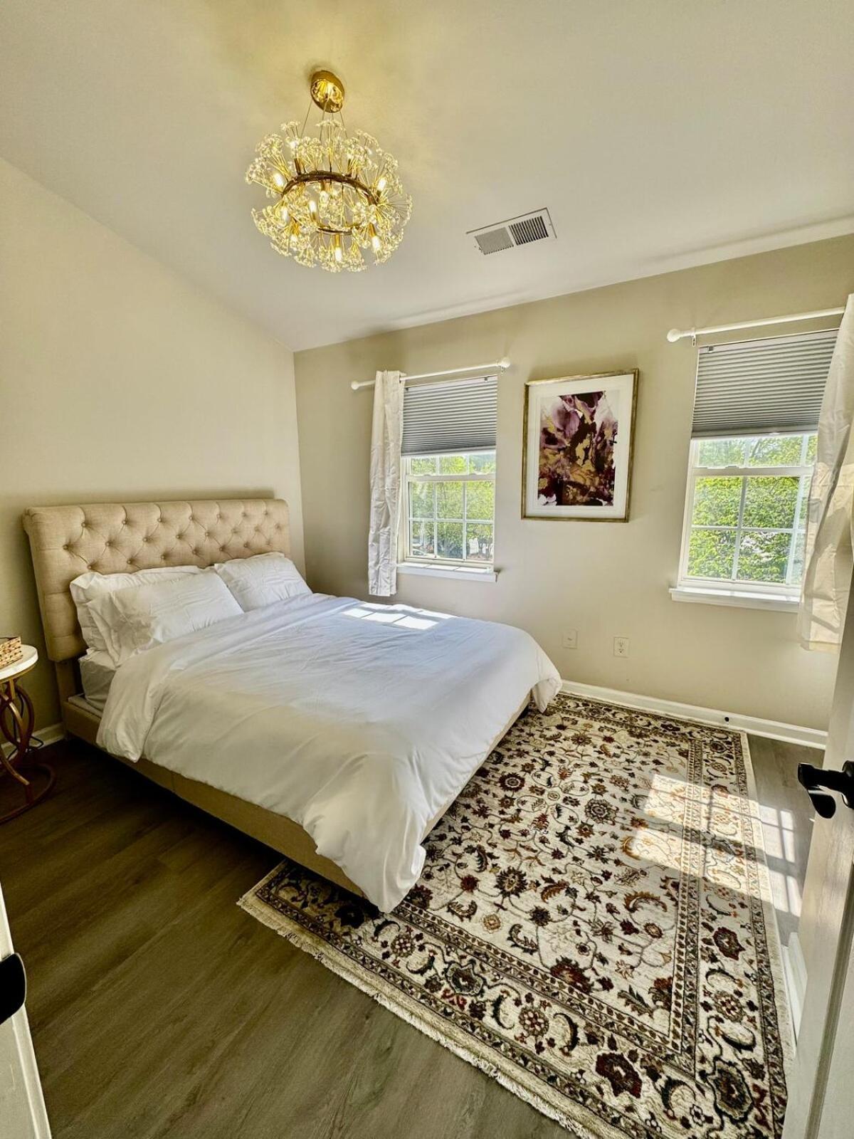 Holiday home Modern Entire 2-bedroom House For 6 Guests At Charlotte