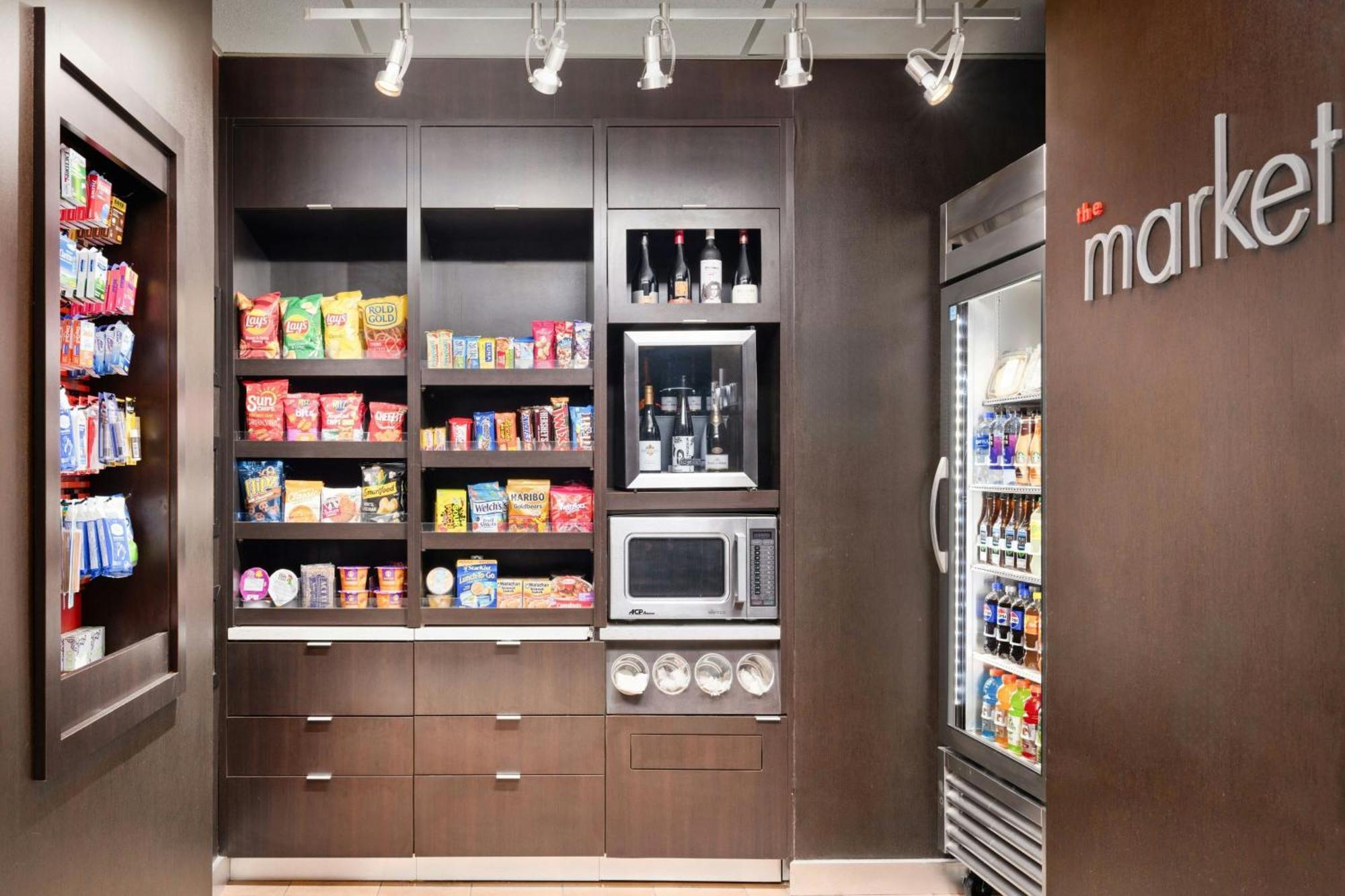 Hotel Courtyard Center 3*