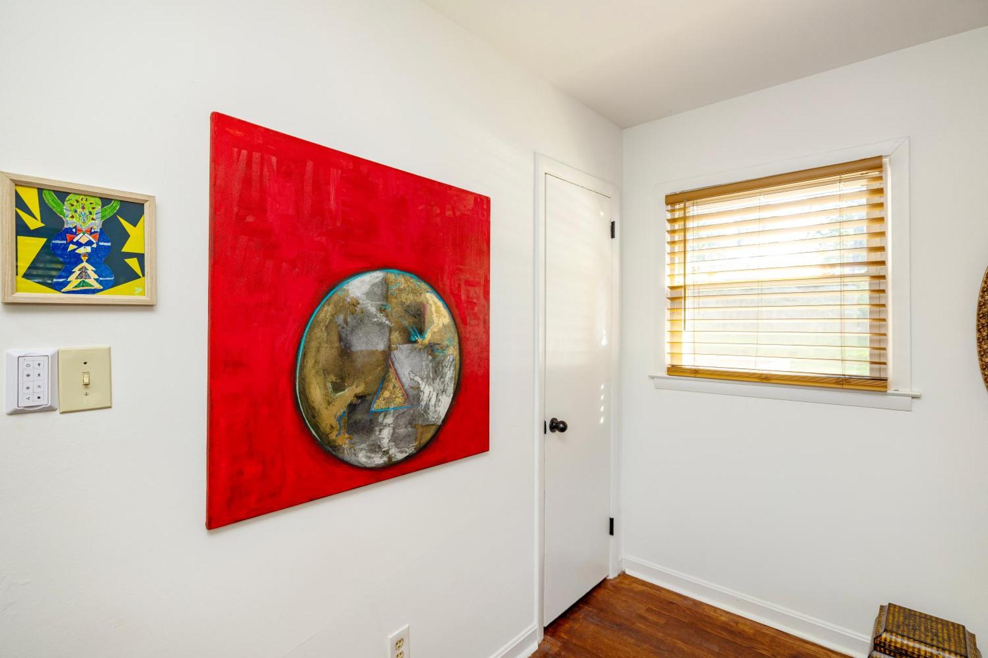 Trendy Bohemian Bungalow, Close To Uptown, Plaza & Noda Holiday home