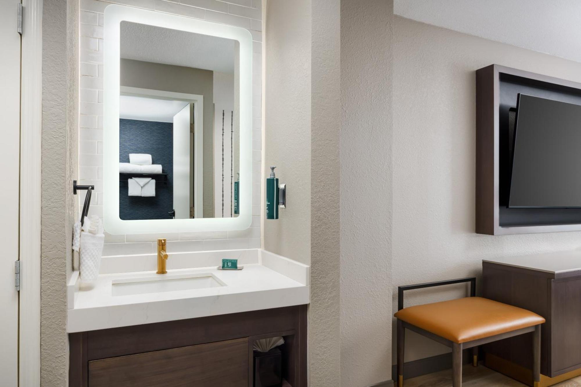Hotel Doubletree By Hilton Center 4*