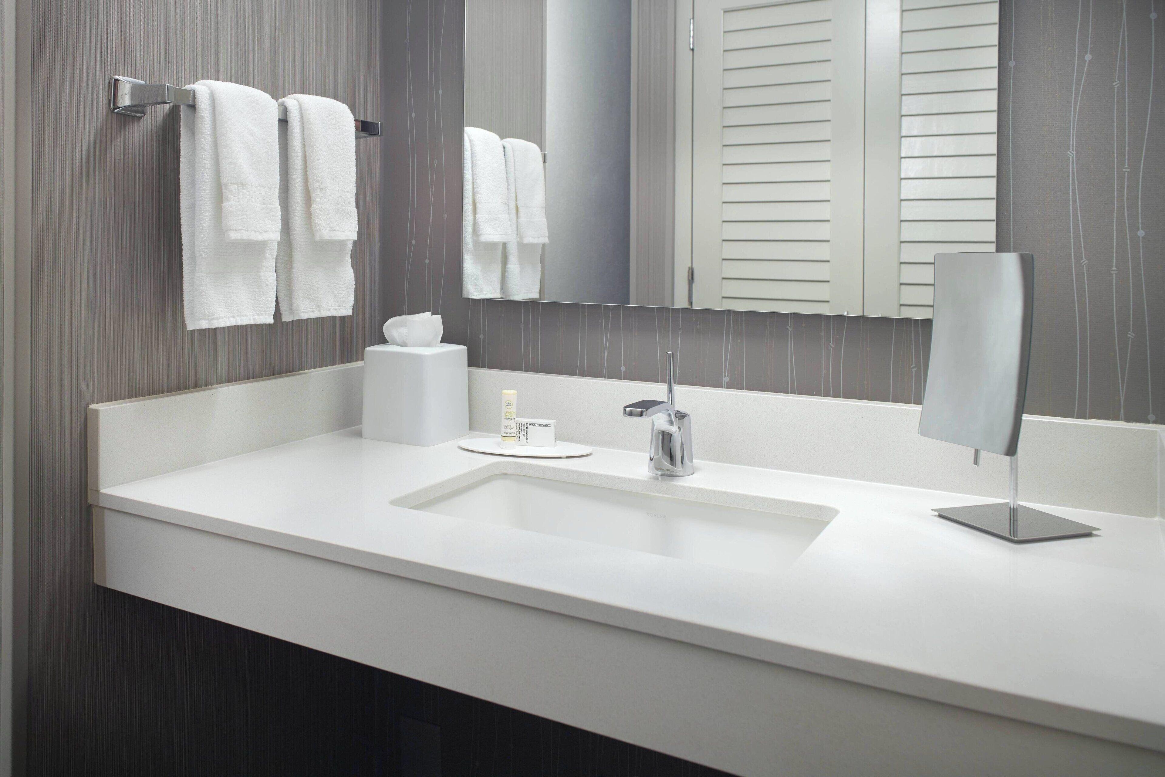 Courtyard Southpark 3*