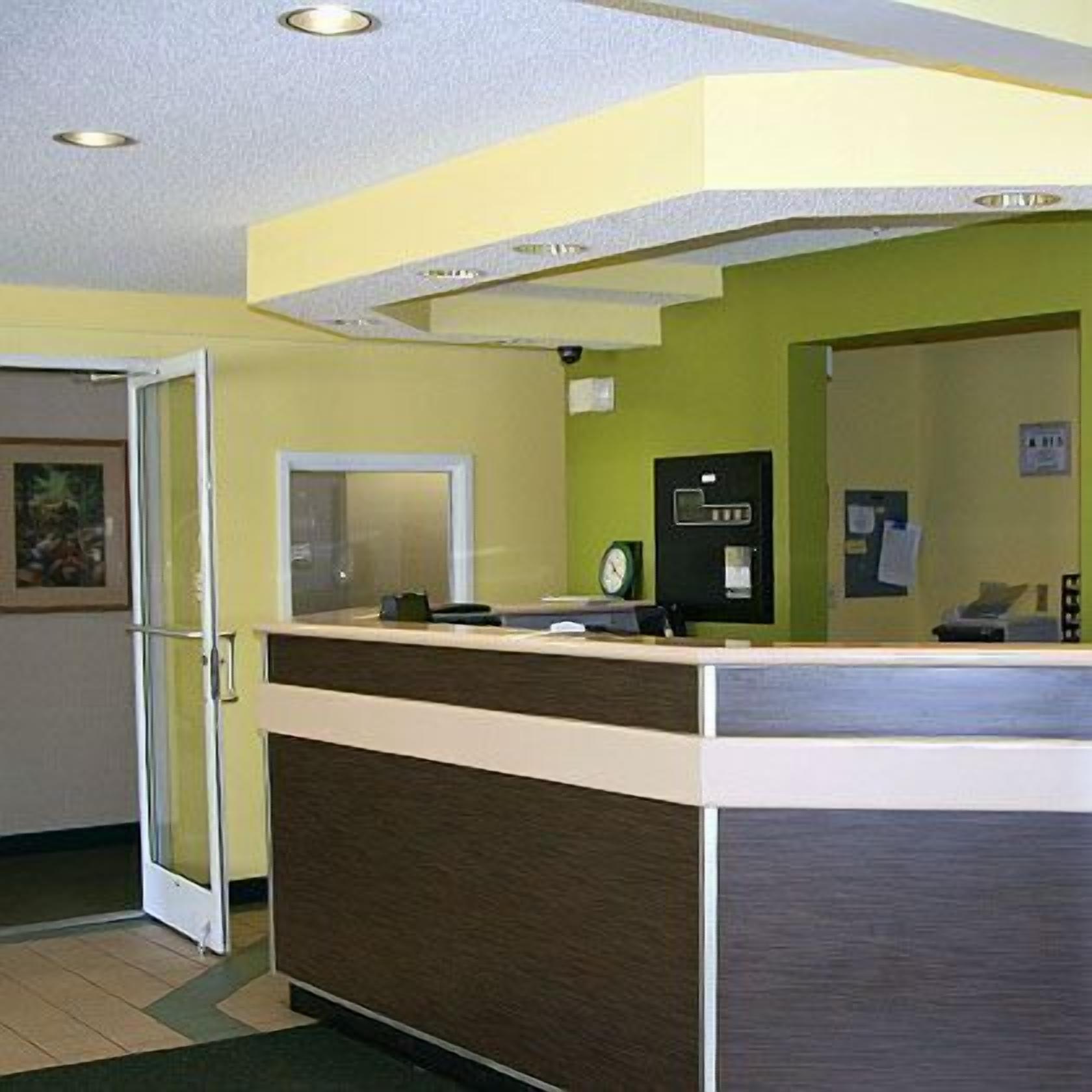 Hotel 6-charlotte, Nc - 4*