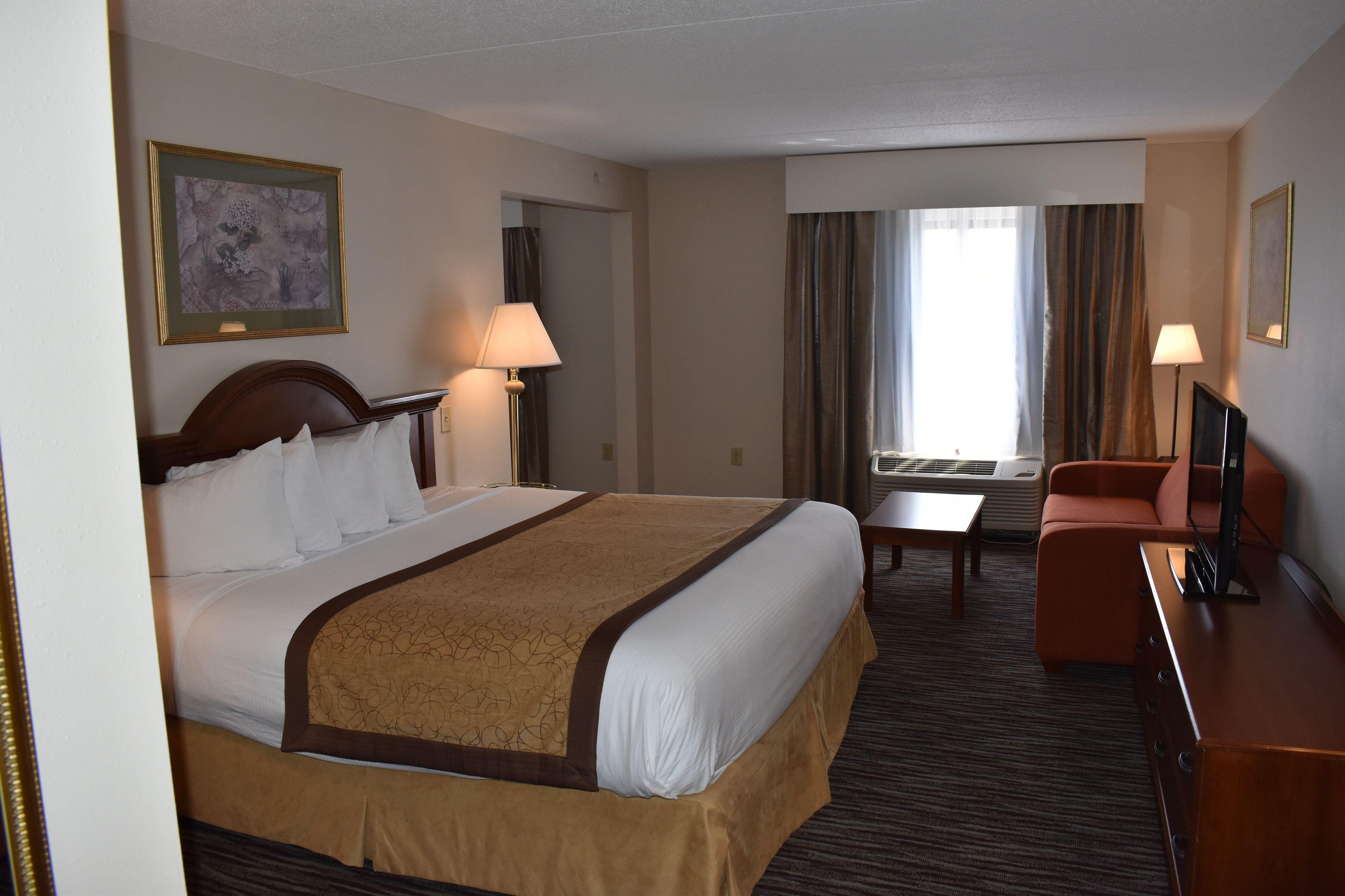 Wingate By Wyndham Airport 3*