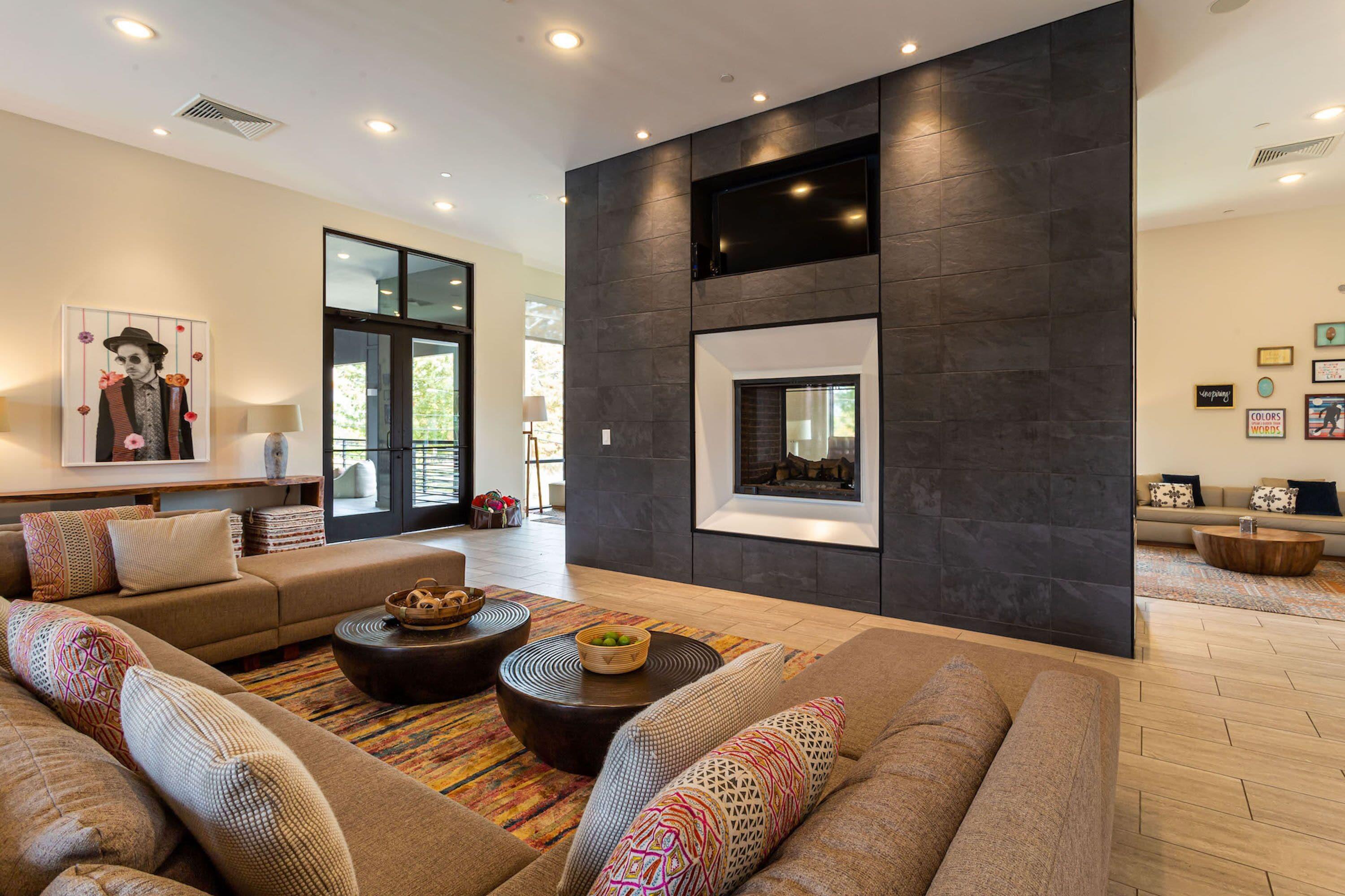 Kasa Freemorewest Hotel