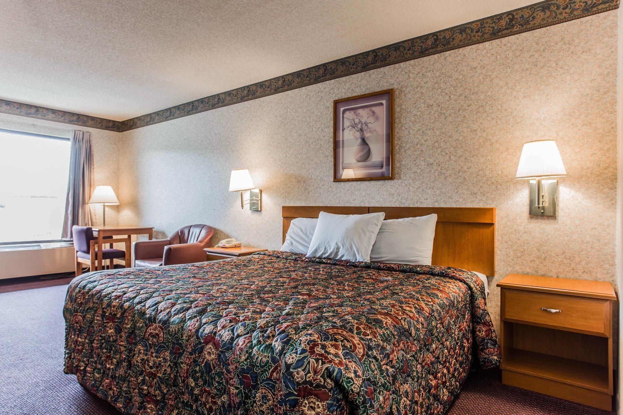 Rodeway Area Hotel 2*