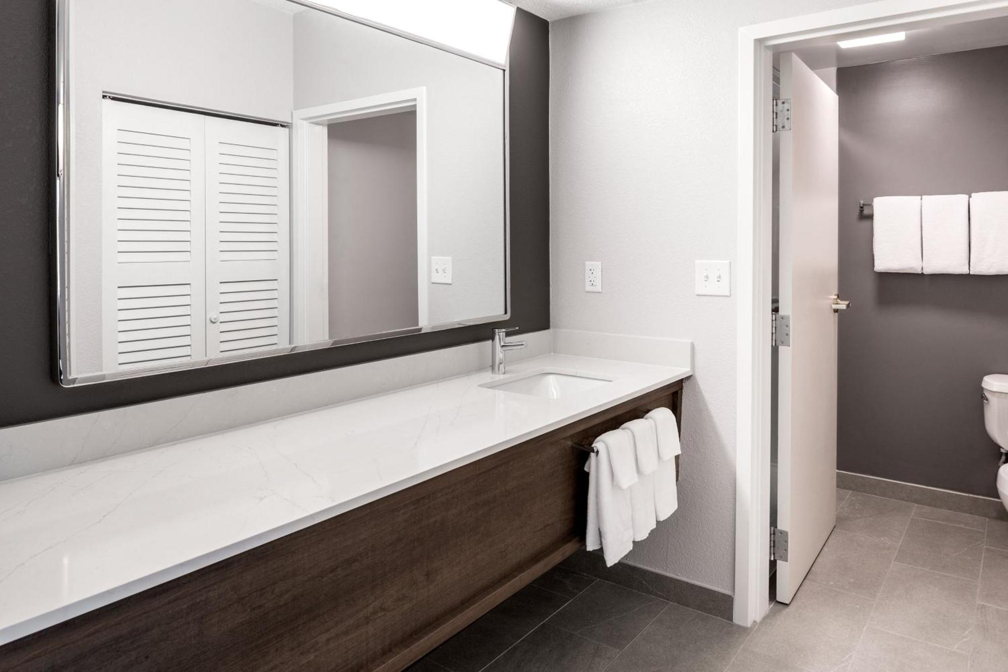 Courtyard By Marriott Ballantyne