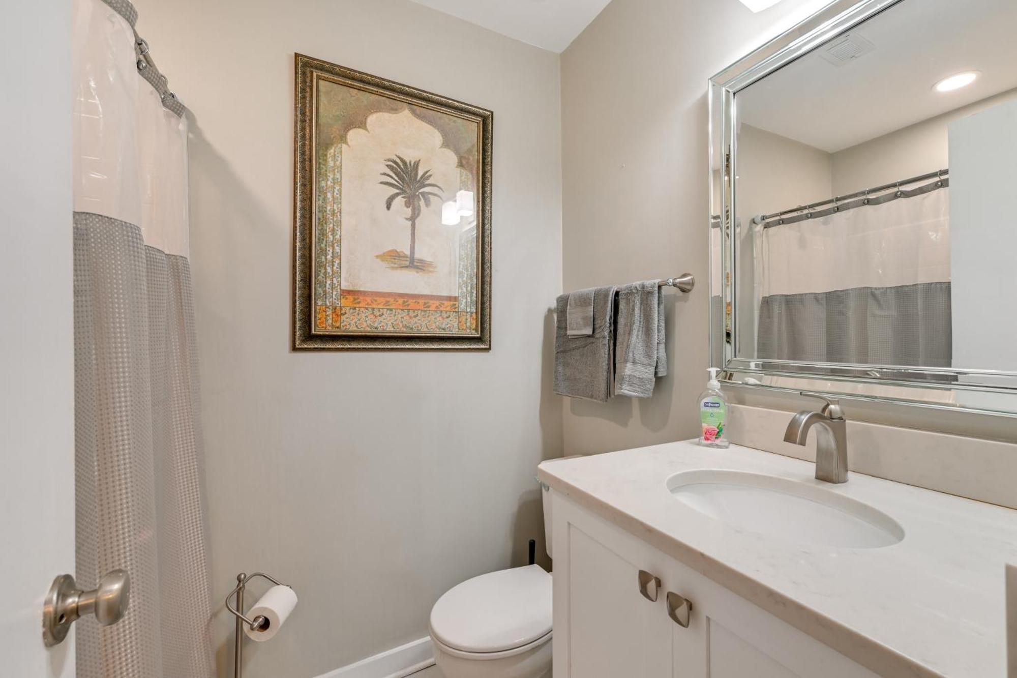 1 Mi To Boa Stadium! Walkable With Porch Apartment Charlotte