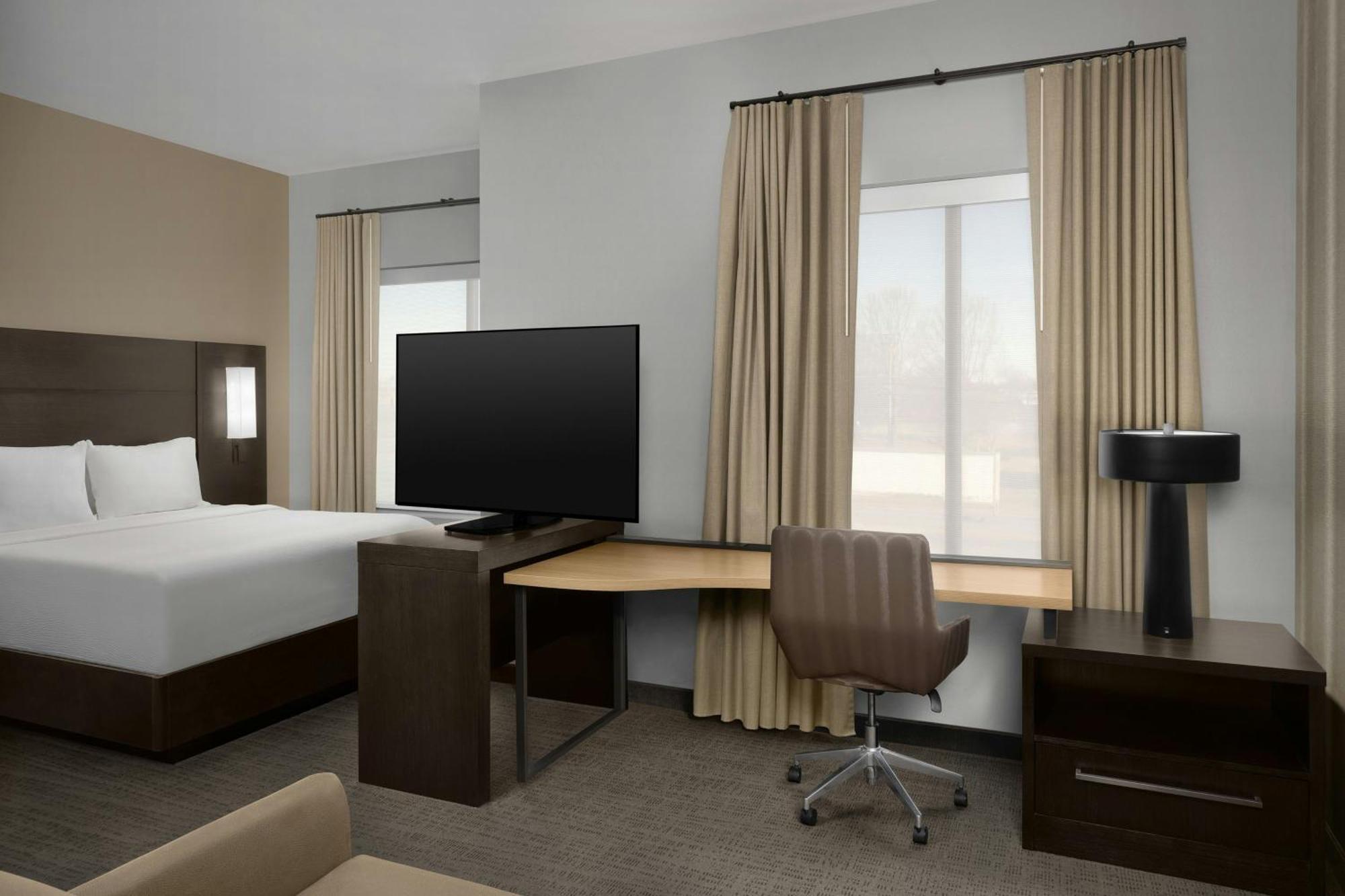 By Marriott Northlake Hotel